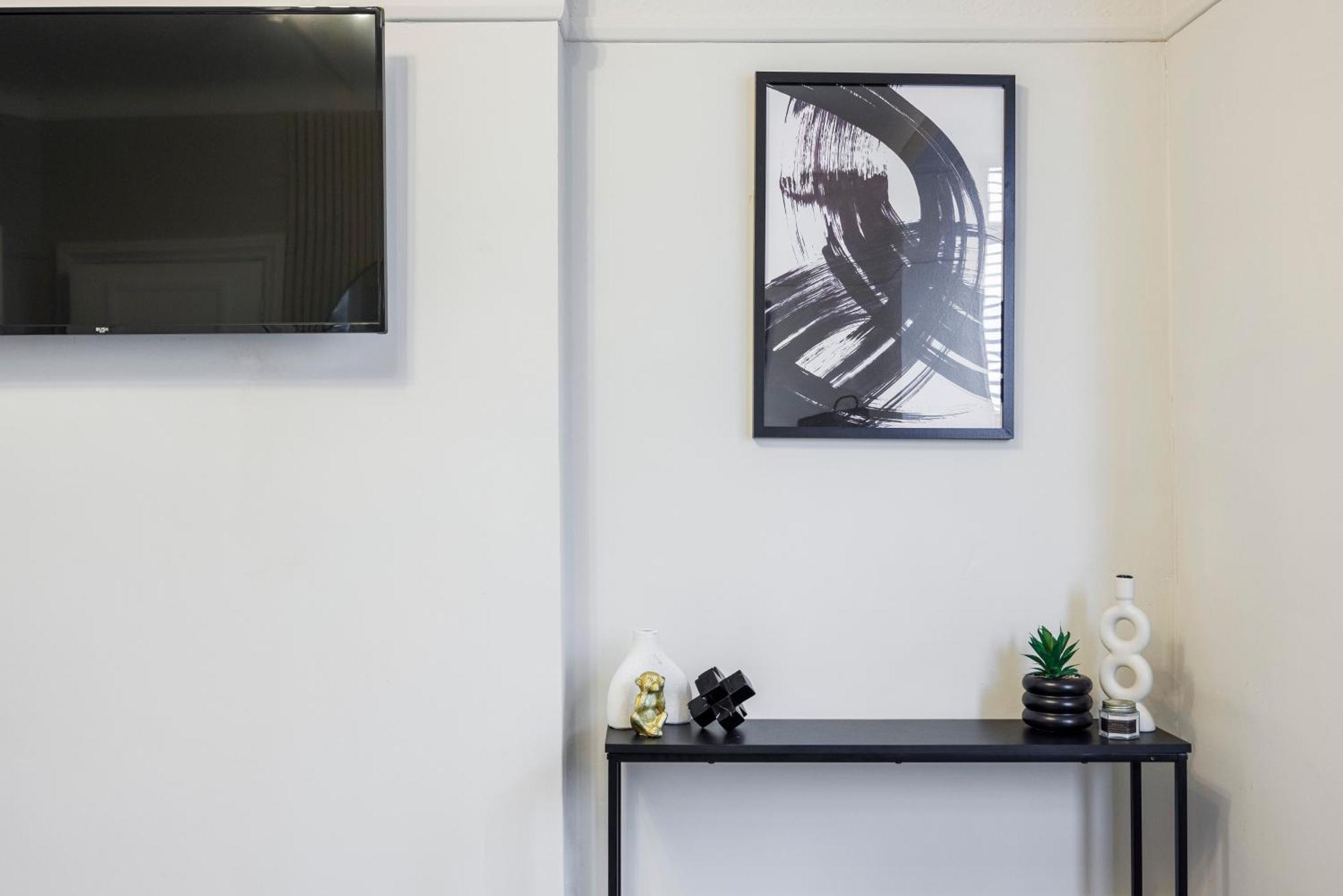 Charming & Modern 2br - Centre Nr The & Famous Pier By Luxiety Serviced Apartment