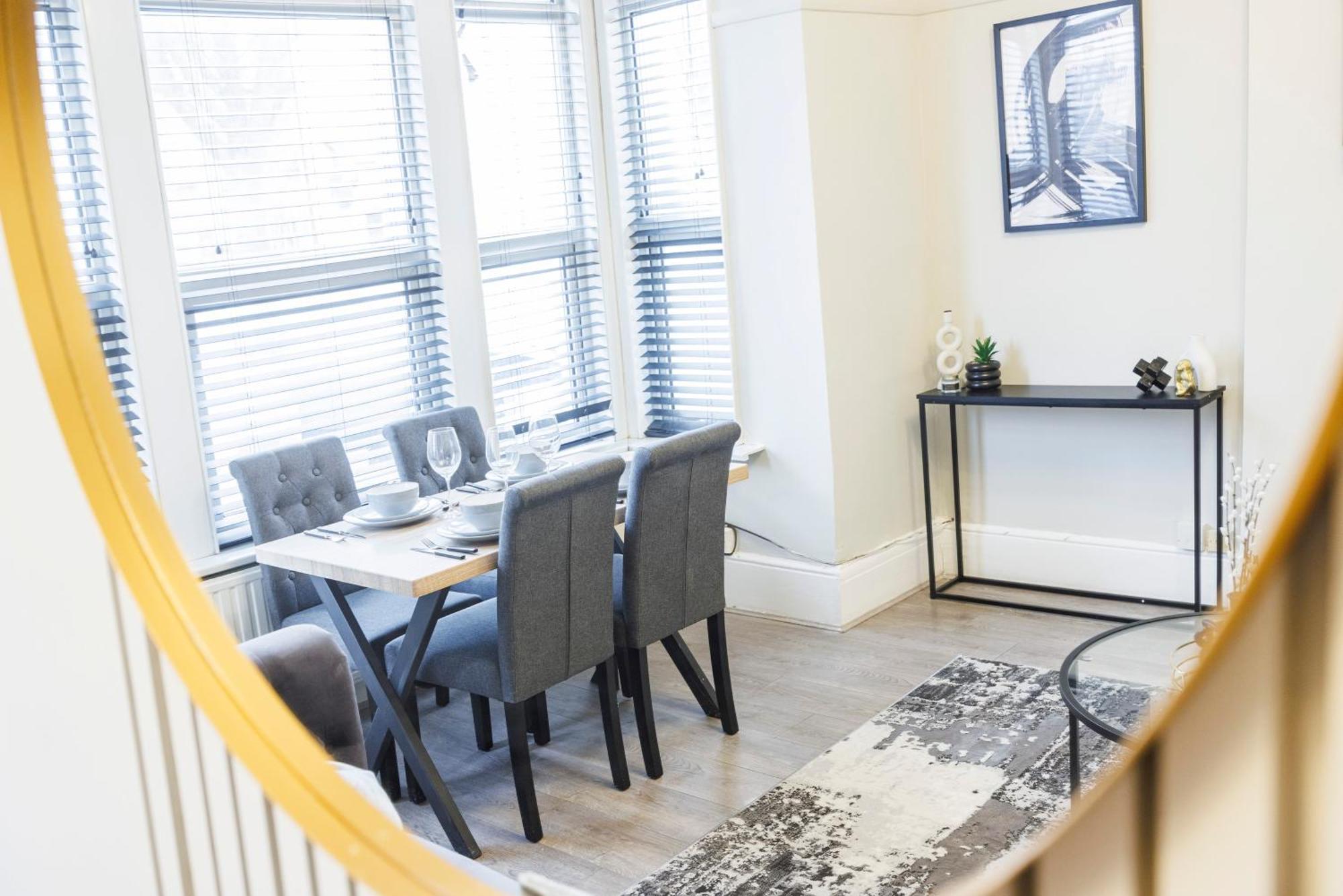 Charming & Modern 2br - Centre Nr The & Famous Pier By Luxiety Serviced Apartment *