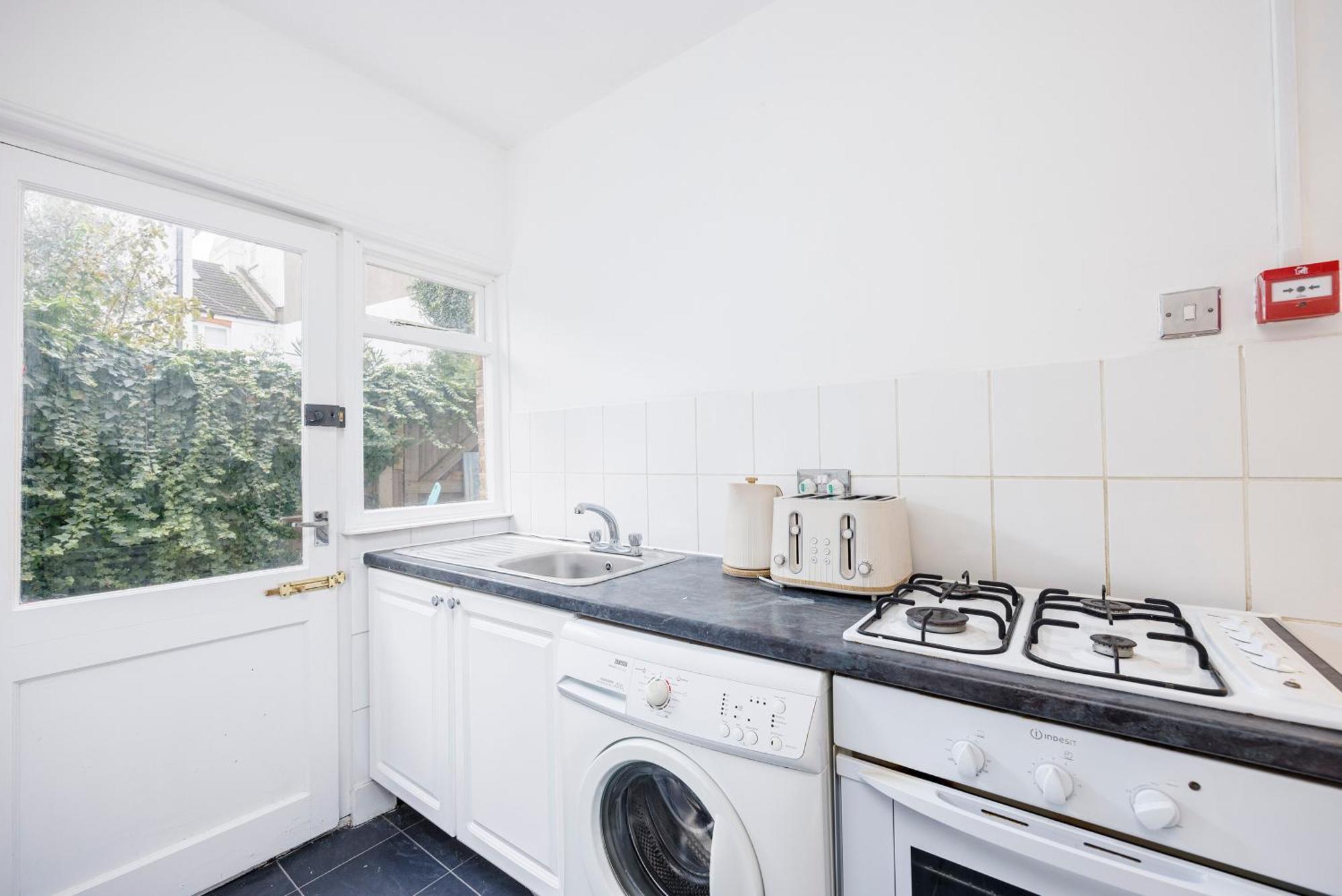 Apartment Charming & Modern 2br - Centre Nr The & Famous Pier By Luxiety Serviced