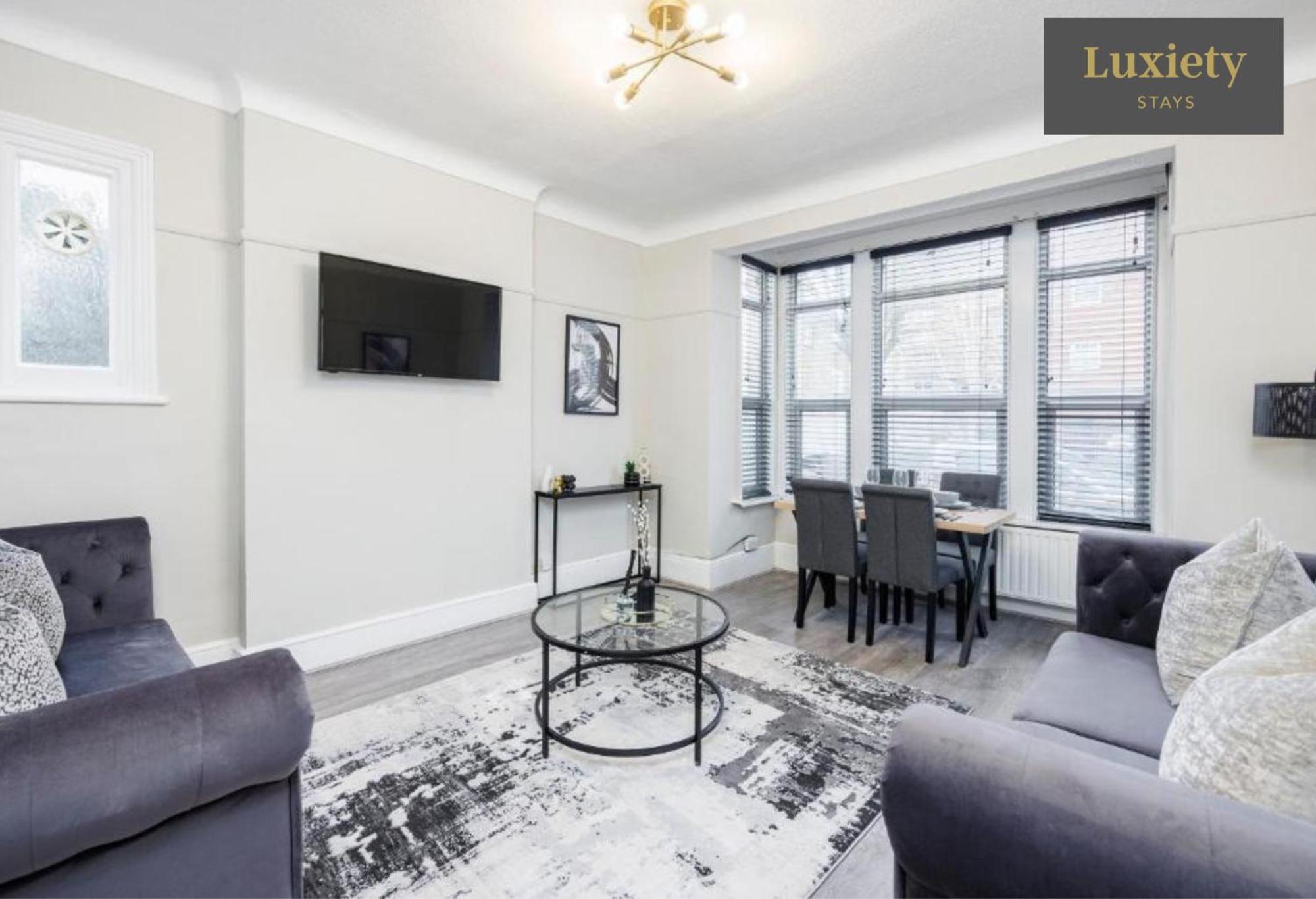 Charming & Modern 2br - Centre Nr The & Famous Pier By Luxiety Serviced Apartment